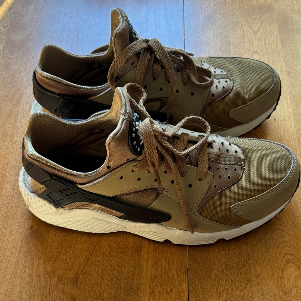 Nike Air Huarache Men's Sneakers in Brown and Black 8